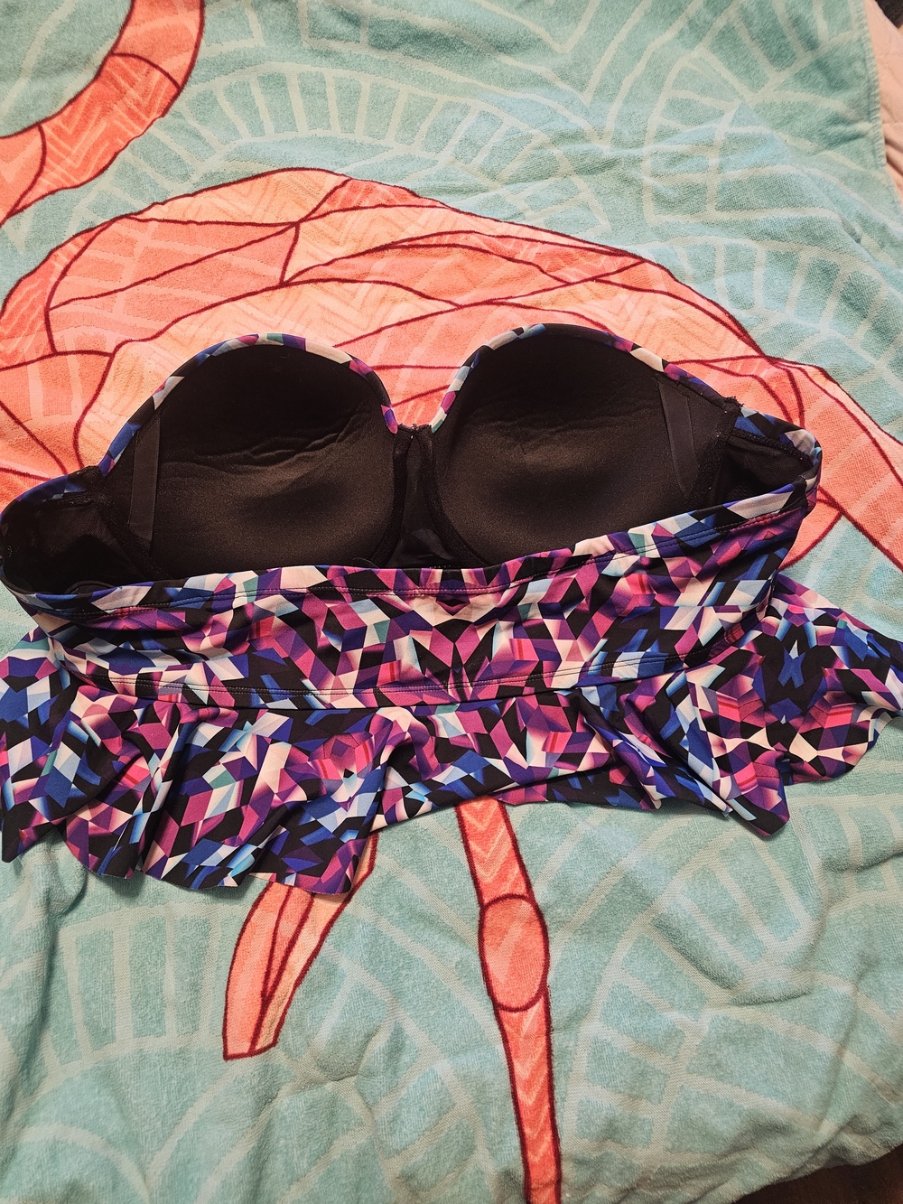 torrid Purple Pink Geometric Ruffle Swim Top - Picture 3 of 3